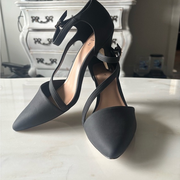 Call It Spring Black Elegant Heels - Picture 1 of 4